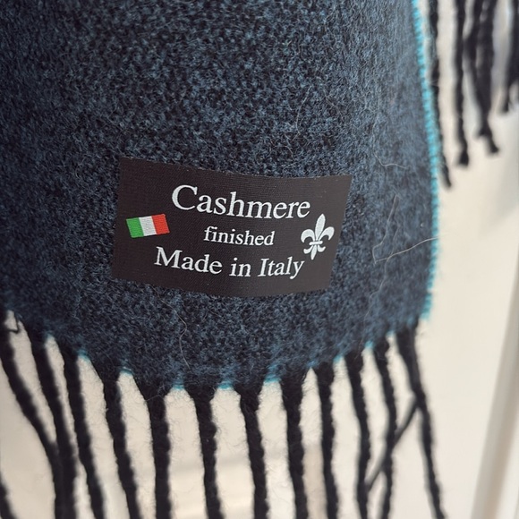 Cashmere Finished Made in Italy Teal Fringe Unisex Scarf. NWOT - Picture 4 of 8